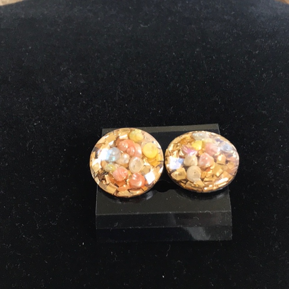 Vintage clip on earrings with pearl
